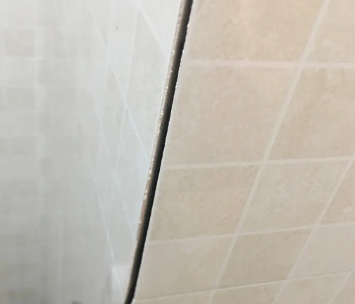 罗源瓷砖空鼓维修公司分享阳台瓷砖脱落的修复过程可以分为以下几个步骤